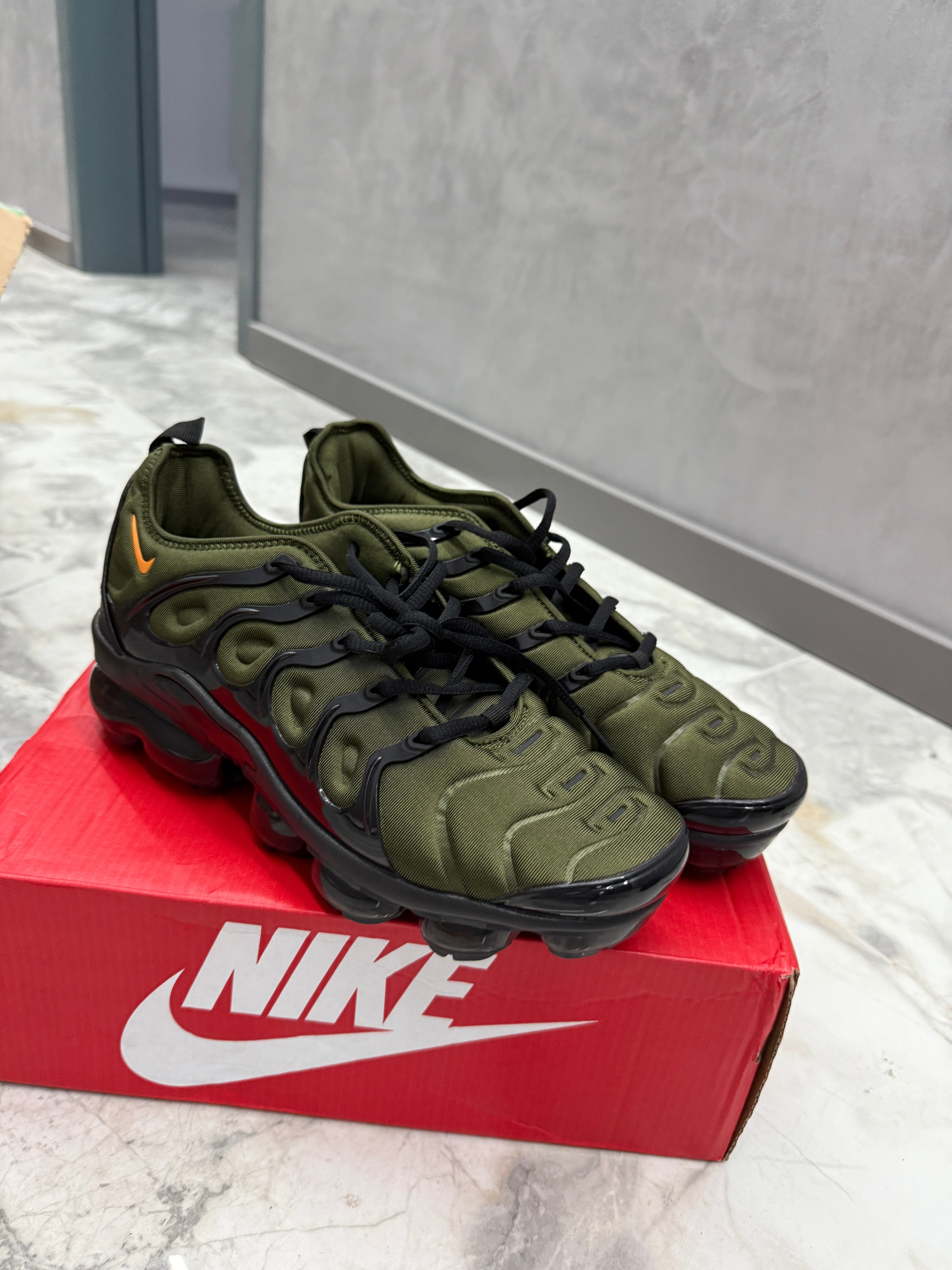 Vapormax Plus
