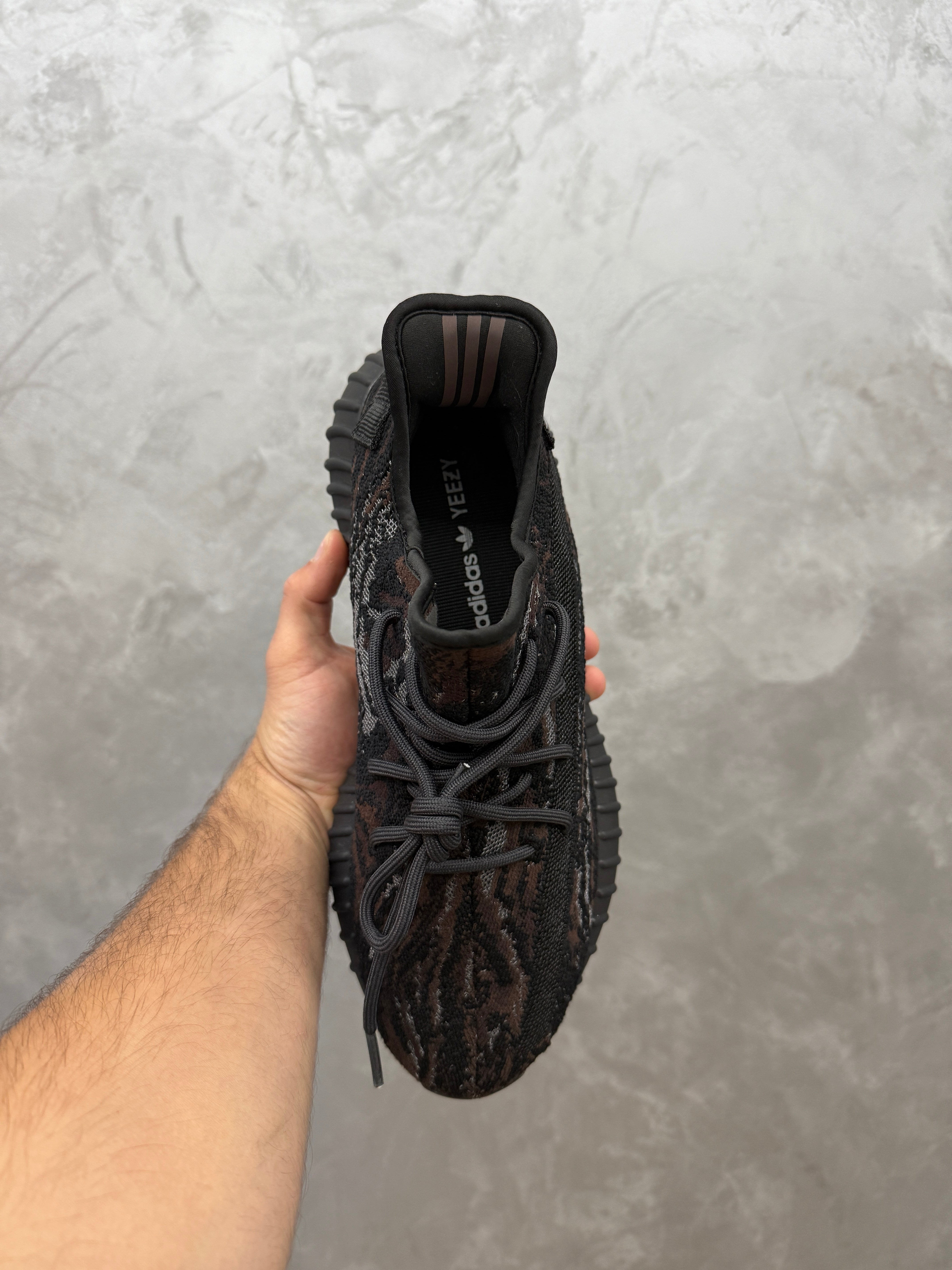 Yeezy 350 V2