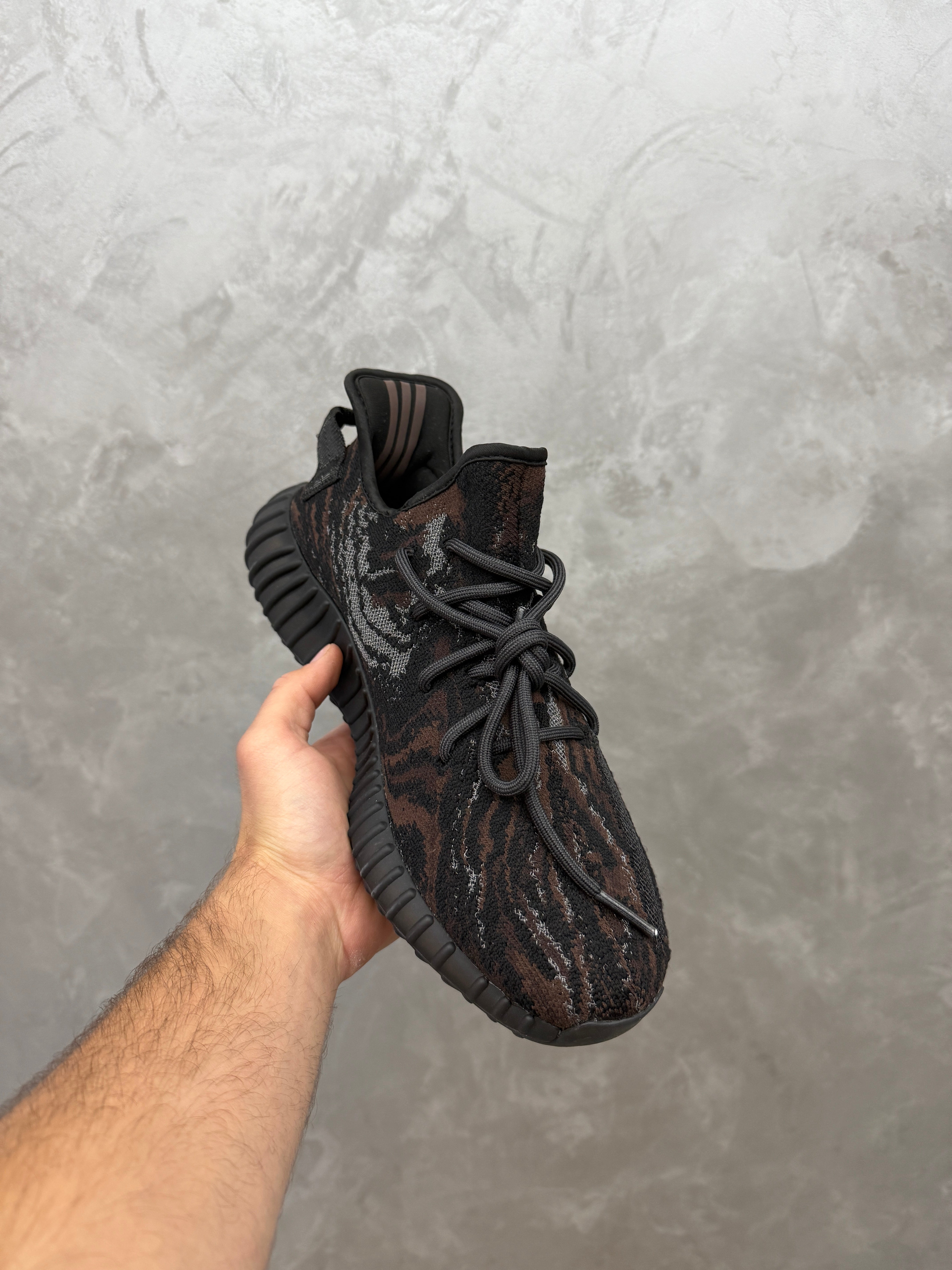 Yeezy 350 V2